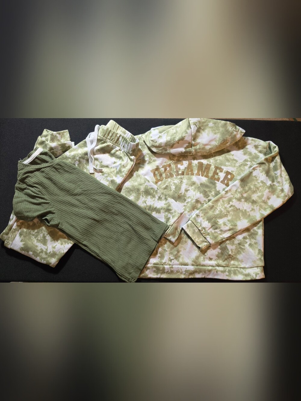 Sunset Sky Dreamer Green Camouflage 3-Piece Set Hoodie, Pants & Shirt Girls (12)